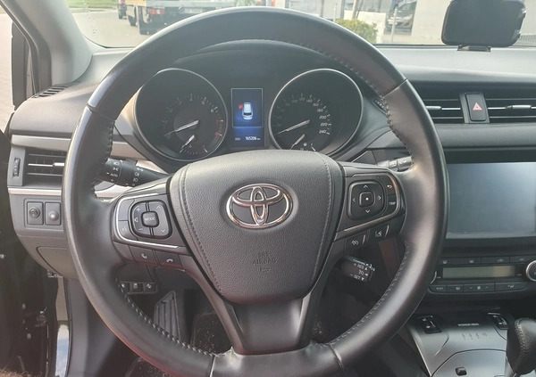 Toyota Avensis cena 69500 przebieg: 165200, rok produkcji 2016 z Gdynia małe 121